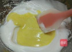 草莓玫瑰纸杯蛋糕的做法图解8