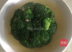 鳐柱鲍汁扒西兰花的做法图解3