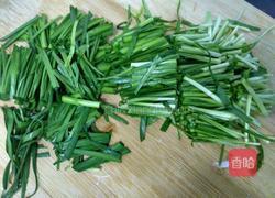 鱿鱼炒韮菜的做法图解3