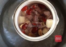 花胶淮山排骨汤的做法图解3