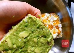 牛油果鸡蛋三明治的做法图解4