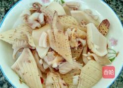 蒜苗鲜鱿的做法图解1