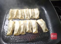 锅贴的做法图解1