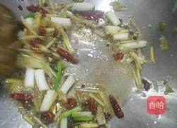 咸菜小炒的做法图解3