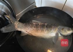 浸鱼的做法图解2