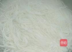 平菇白菜煮面条的做法图解1