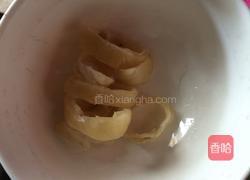 花胶炖鸡的做法图解2