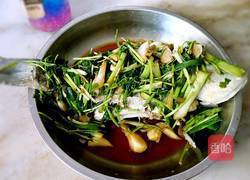 煎鲫鱼（加酱油葱）的做法图解7