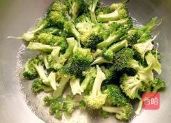 西兰花炒肉的做法图解4