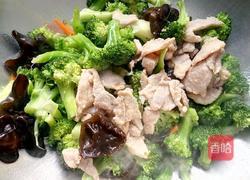 西兰花炒肉的做法图解12