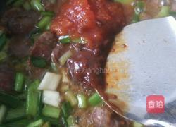 蒜苔炒腊肠的做法图解2