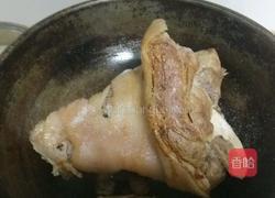 红焖四季发财肘子的做法图解5