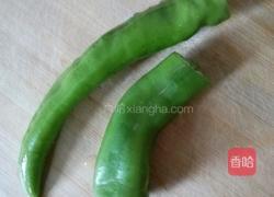 尖椒炒肉的做法图解1