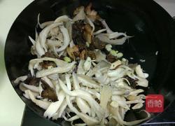 木耳平菇炒肉的做法图解6