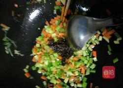 双蔬炒米(芹菜胡萝卜版)的做法图解8