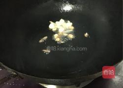 炒小河虾的做法图解2