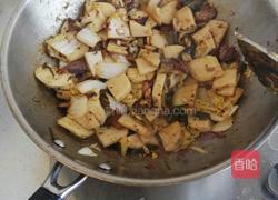 腾冲名菜 大救驾 炒饵块的做法图解7