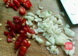 凉拌芹菜的做法图解4