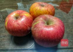 鲜榨苹果汁的做法图解1