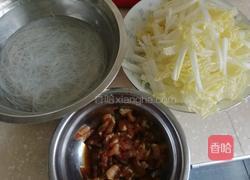肉丝白菜炒粉丝的做法图解1