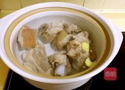 香菇黄豆大骨汤的做法图解3