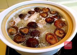 香菇黄豆大骨汤的做法图解5