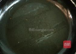 萝卜干煎土鸡蛋的做法图解2