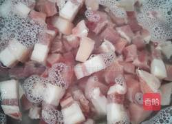 无水无油红烧肉的做法图解1