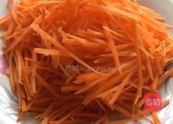 炒胡萝卜丝的做法图解1