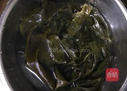 海带排骨汤的做法图解2