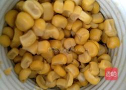 蟹肉玉米汤的做法图解2