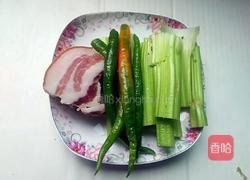 西芹炒腊肉的做法图解1