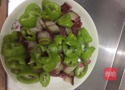 辣椒炒腊肉的做法图解3