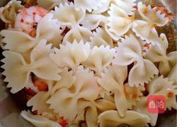 虾仁香肠蝴蝶意面的做法图解5