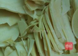 荞头冬笋炒年糕的做法图解2