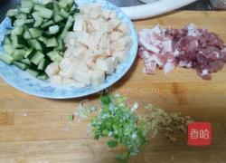 肉炒豌豆的做法图解2