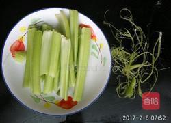 凉拌芹菜的做法图解1