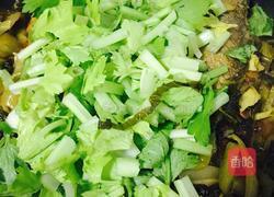 酸菜焖黄花鱼的做法图解11