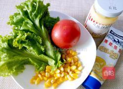 番茄生菜玉米沙拉的做法图解1