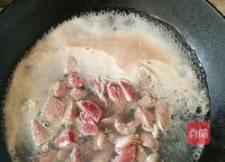 土豆烧牛肉的做法图解1