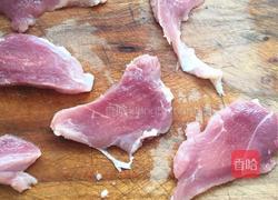 外焦里嫩烤箱呲呲烤肉的做法图解1