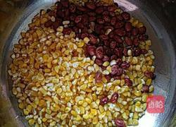 大碴粥的做法图解1