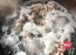 菌菇汆肉汤的做法图解4