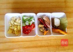 鸡爪肉蟹煲的做法图解2