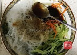 黄瓜粉丝拌菜的做法图解3