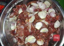 孜然牛肉墨鱼花的做法图解9