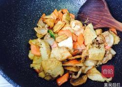 尖椒炒油豆腐的做法图解4