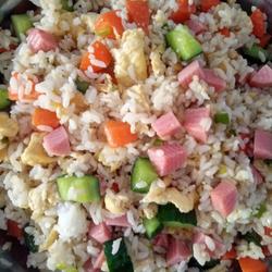 火腿蔬菜蛋炒饭的做法[图]