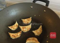 生煎韭菜荸荠饺子的做法图解4
