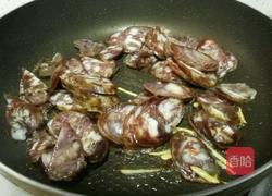 胡萝卜炒腊肠的做法图解4